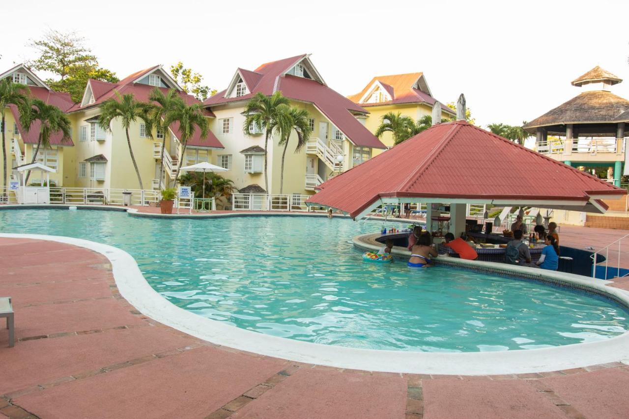 E 20 Mystic Ridge Ocho Rios Apartment Екстериор снимка