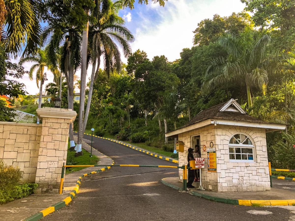 E 20 Mystic Ridge Ocho Rios Apartment Екстериор снимка